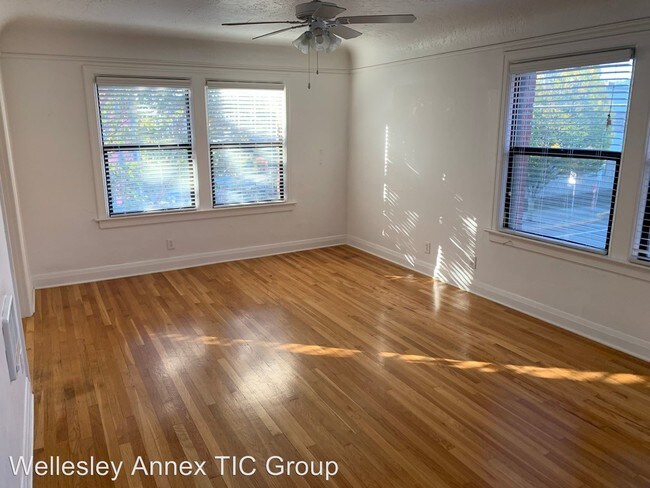 Building Photo - 1 br, 1 bath Apartment - 1405 SE Belmont St.