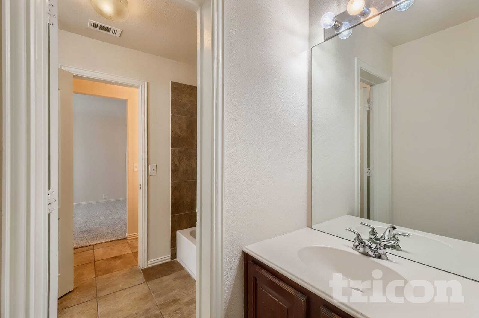 Building Photo - 8698 Fisher Dr