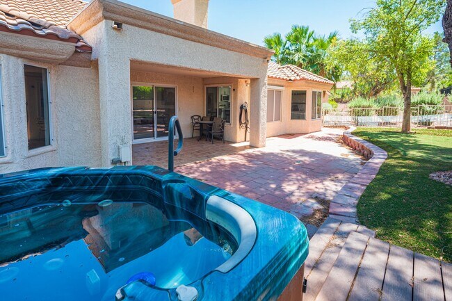 Building Photo - Sun CIty Summerlin 55+, Highly Upgraded, S...