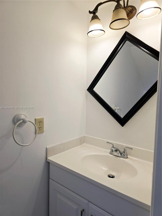 Building Photo - 365 NW 85th Ct