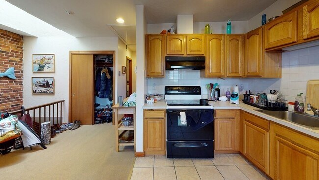 Primary Photo - 99 Hudson St