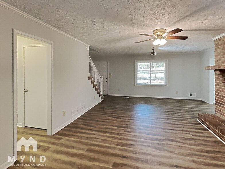 Building Photo - 610 Ponderosa Ct
