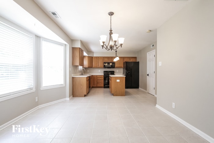 Building Photo - 7203 Tresa Dr