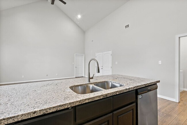 Building Photo - 4309 Nagle St