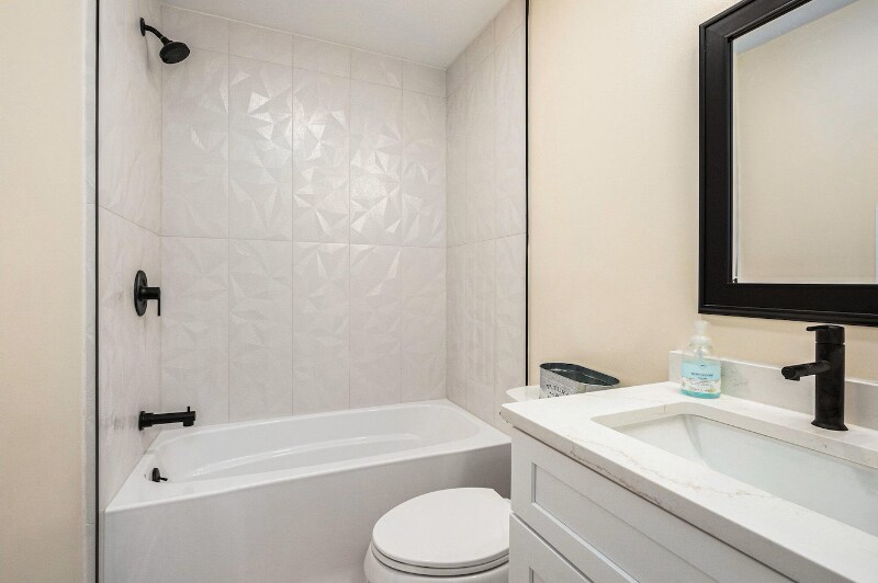 Building Photo - 506 W Morgan Ave