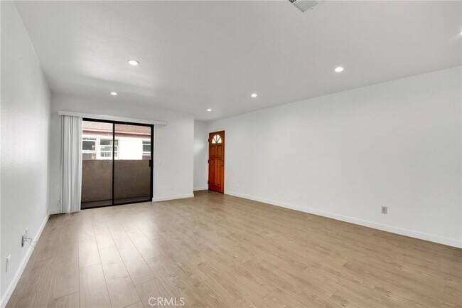 Building Photo - 1117 Linden Ave