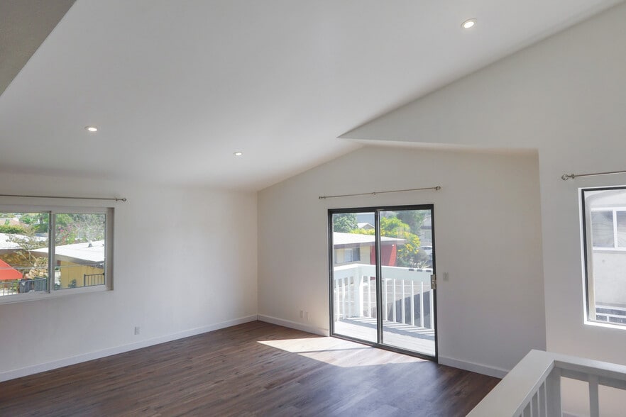 Building Photo - 4928 Narragansett Ave