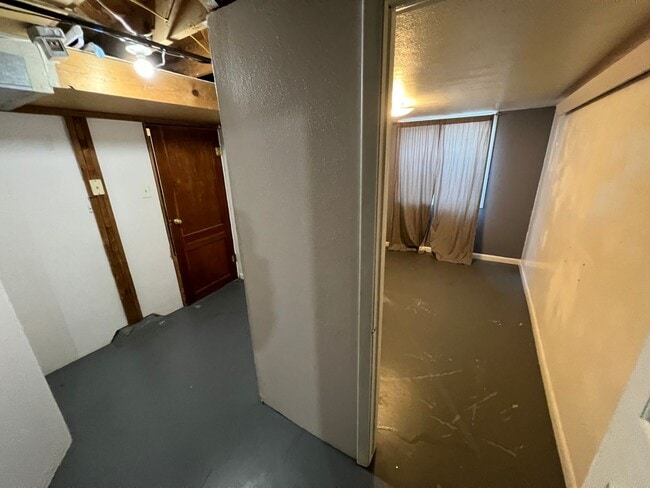 Building Photo - 3 Bed 2 Bath House