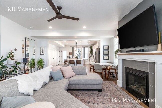 Building Photo - 10566 S Oquirrh Lk Rd