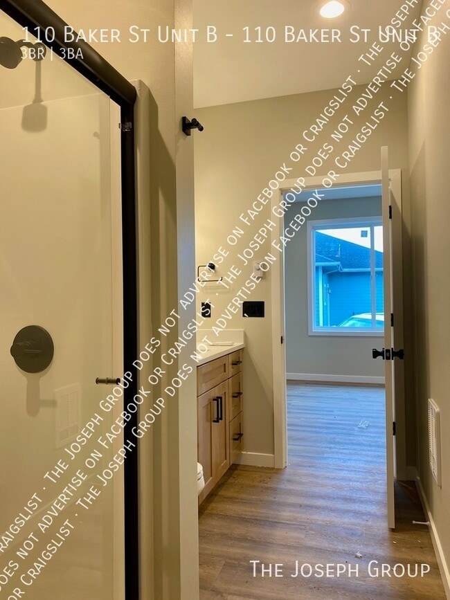 Building Photo - 110 Baker St