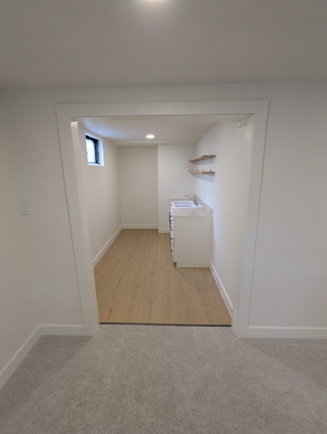 Building Photo - 7070 Beacon Way