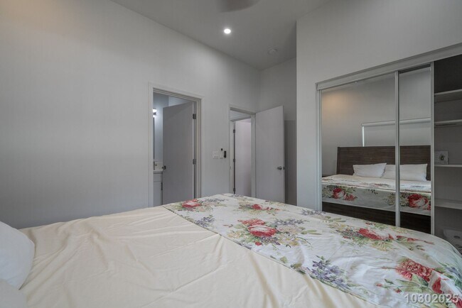 Building Photo - West Side Paradise – Stunning Fully Furnis...