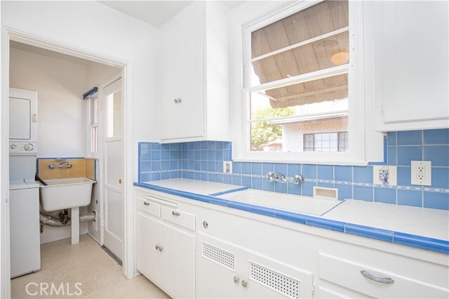 Building Photo - 1562 Riverside Dr