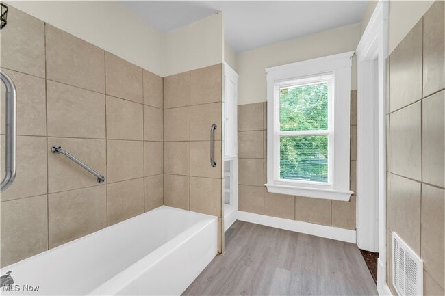 Building Photo - 3150 W 46th St