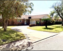 Building Photo - 6609 Golf Crest Dr