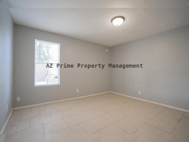 Building Photo - 4719 E Belleview St
