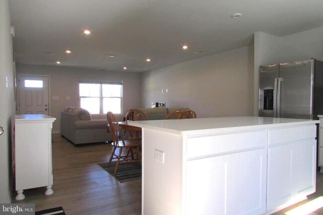 Building Photo - 30155 Creekview Cir