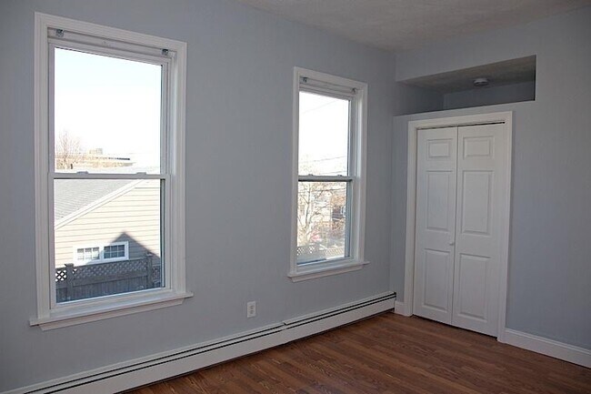 Building Photo - 3.0 bedroom in Somerville Massachusetts 02143