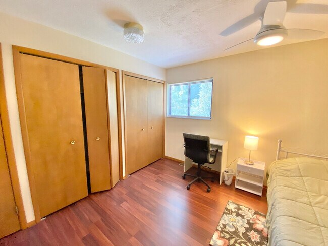 Building Photo - 1375 Rydalmount Rd