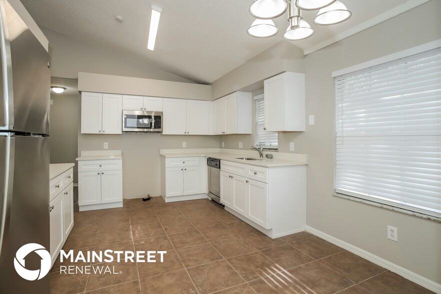 Building Photo - 140 Loma Bonita Dr