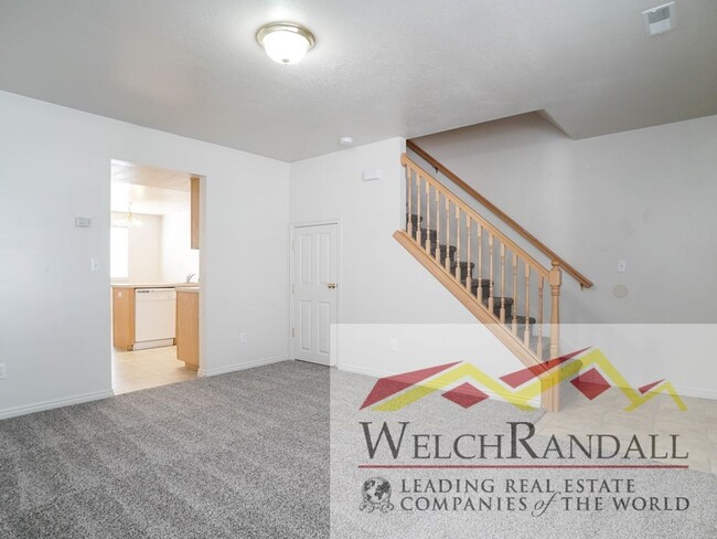 Building Photo - 2 Bed and 1.5 Bath South Ogden Townhome UT!