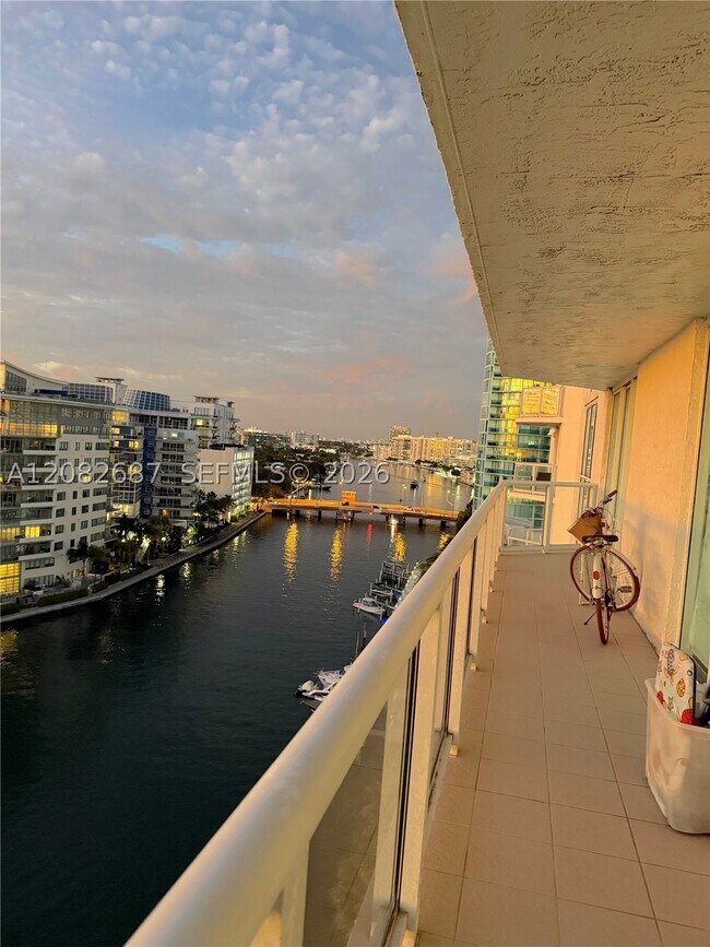 Building Photo - 5900 Collins Ave
