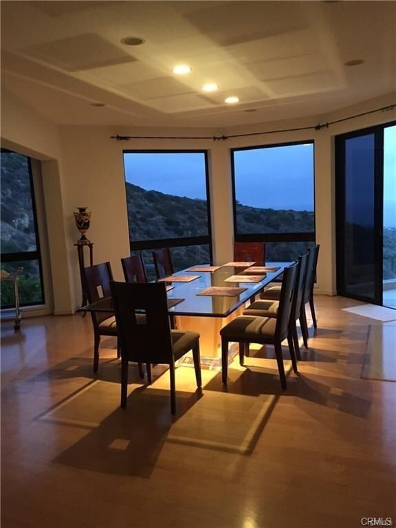 Building Photo - 1326 Skyline Dr