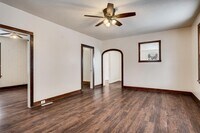 Building Photo - Charming 3 bed/1 bath home in La Crosse