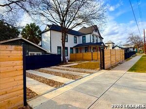 Building Photo - 630 E Carson St