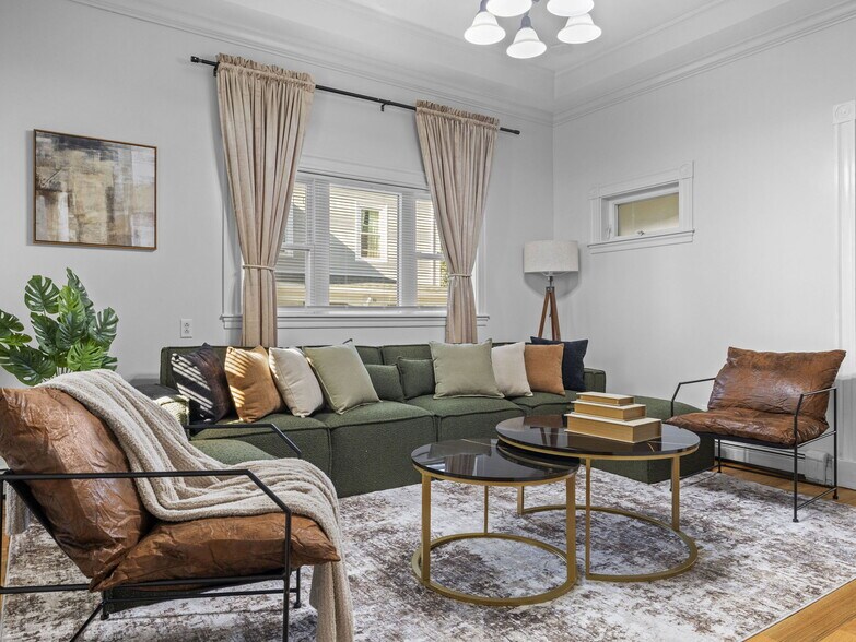 Building Photo - 110 Glen St