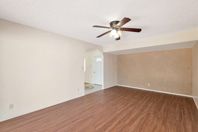 Building Photo - Meticulously Maintained 4 bed Scottsdale Home