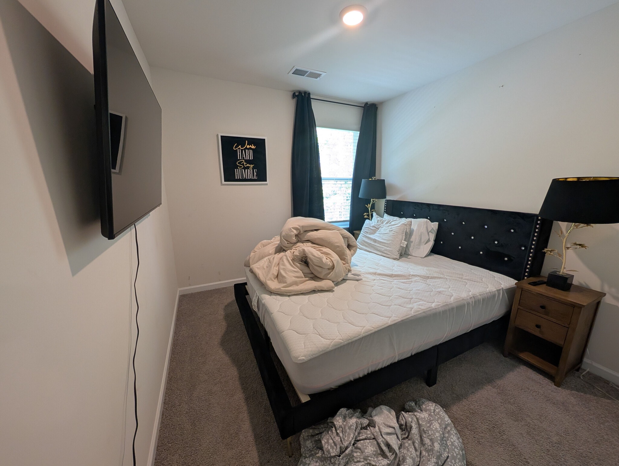 Building Photo - Room in Apartment on North Mills Rd