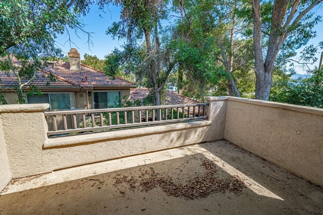 Building Photo - COMING SOON! Las Ventanas Community 2 Bedroom Condo in Valencia!