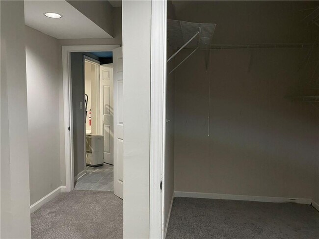 Building Photo - 2355 Black Rock Dr