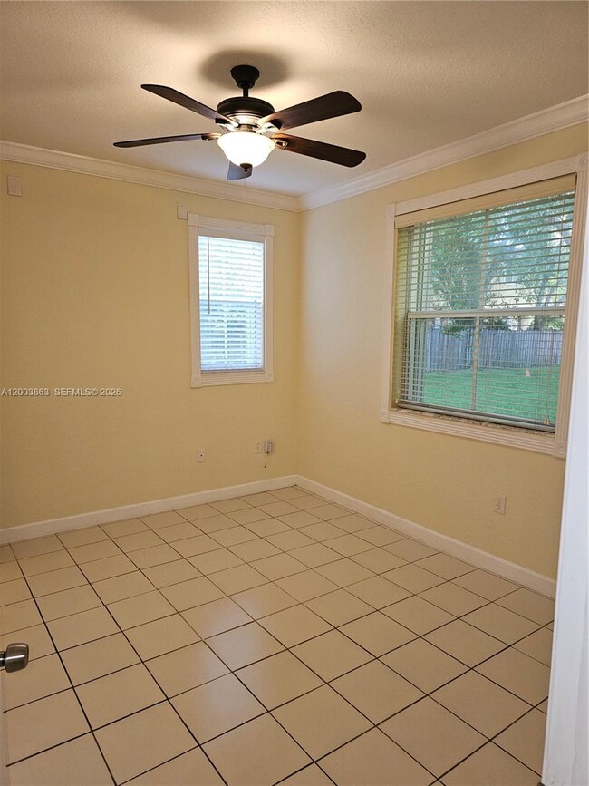 Building Photo - 1543 SE 25th St