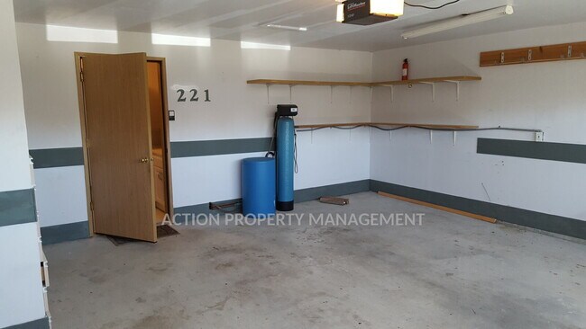 Building Photo - 2+ bed, 2 bath home in Sun Meadows, Sequim
