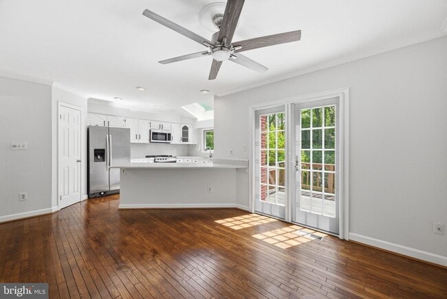 Building Photo - 2009 Gervais Dr