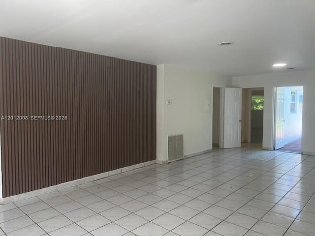 Building Photo - 4548 SW 33rd Ave