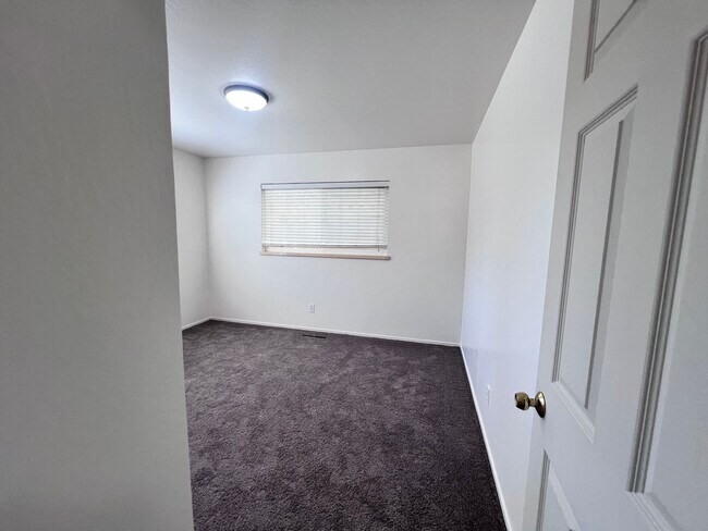 Building Photo - EBS T 37565