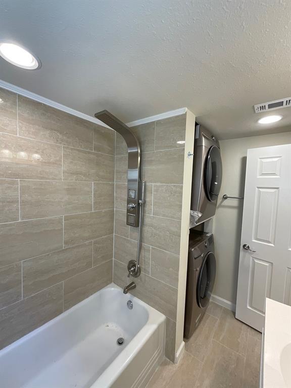 Building Photo - 2511 Shakespeare St