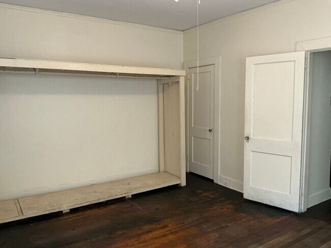 Building Photo - 1314 Carswell Ave