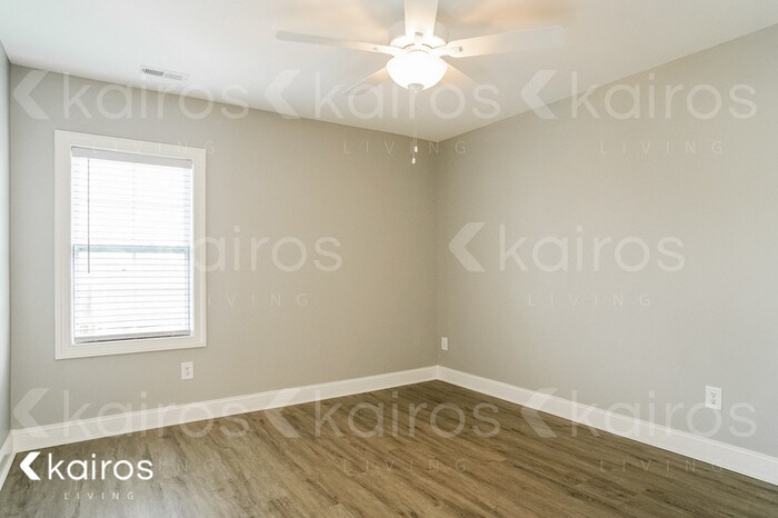 Building Photo - 3709 Oak Leaf Wy