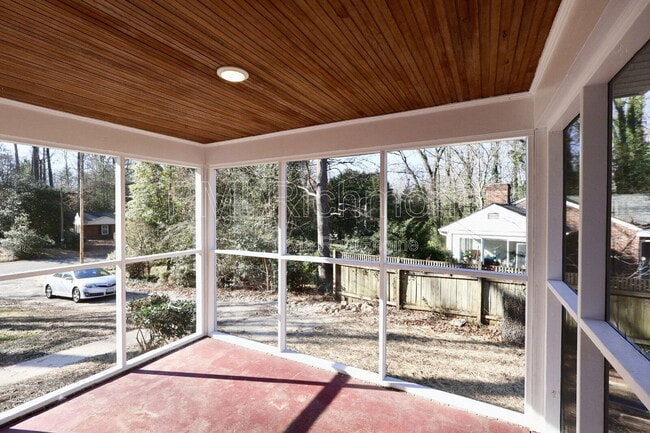 Building Photo - 8834 Old Holly Rd