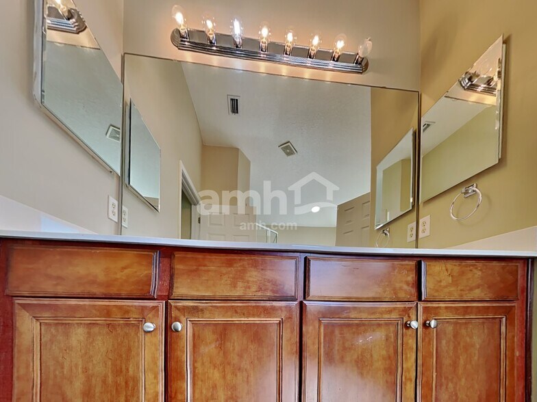 Building Photo - 1555 Tawny Marsh Ct