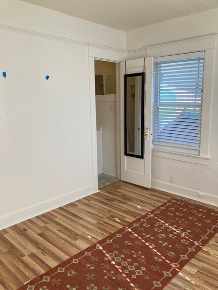 Building Photo - 129 S Broadway