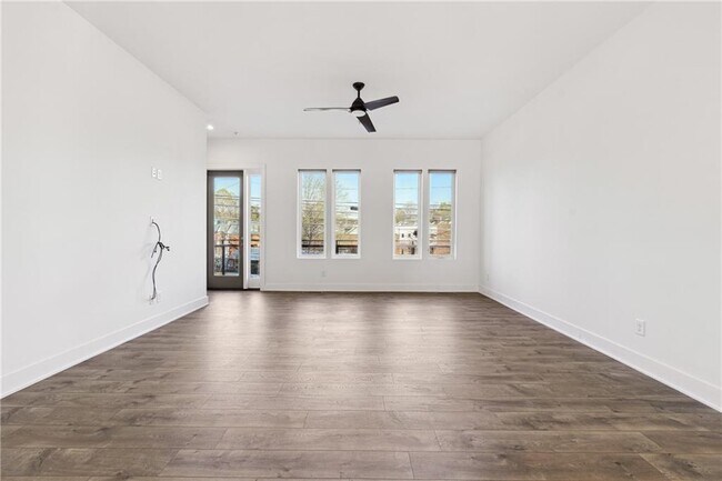 Building Photo - 1207 Chelsea Cir NW
