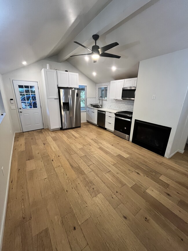 Building Photo - 1946 Green Valley Rd