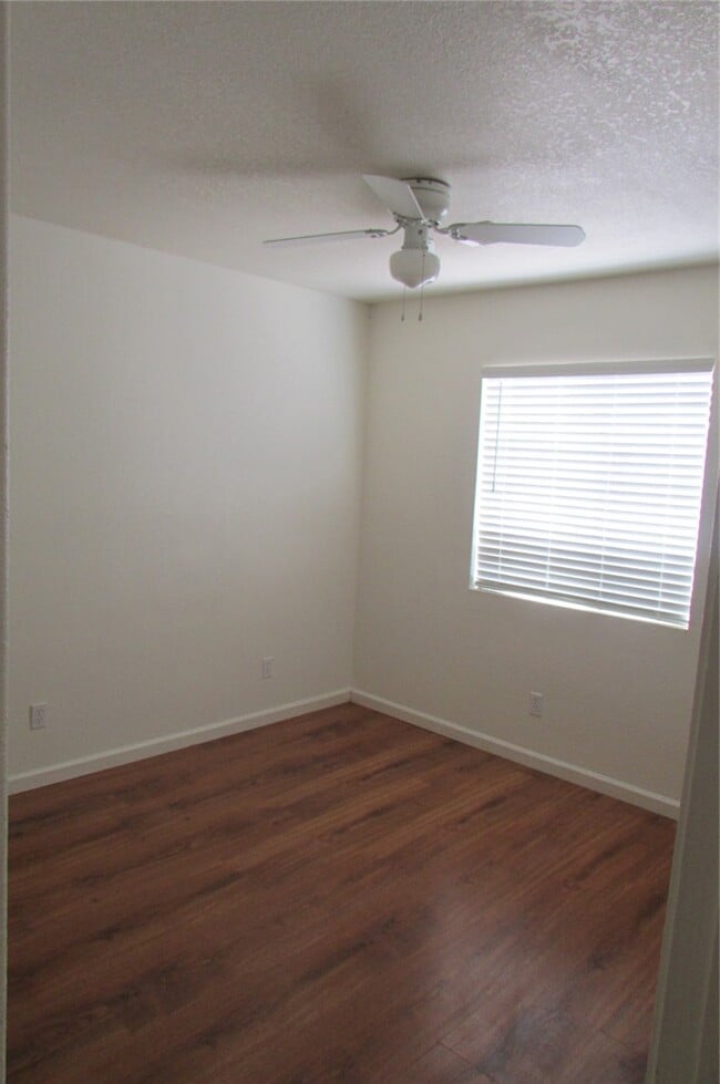 Building Photo - 432 Harbor Dr