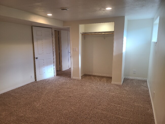 Building Photo - 245 N 600 E
