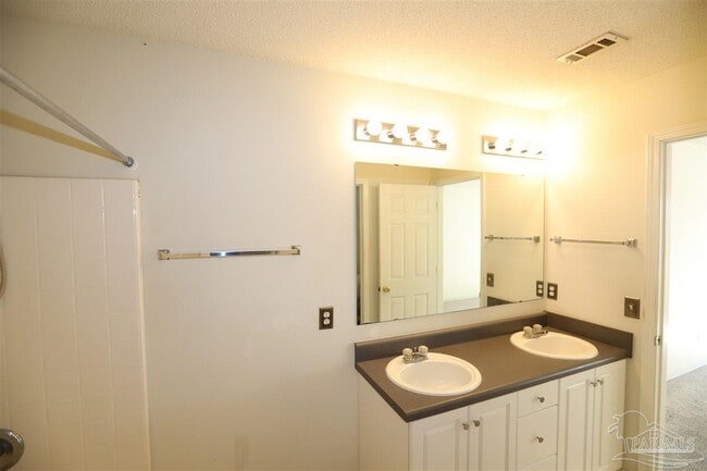 Building Photo - 319 Mizzen Ln
